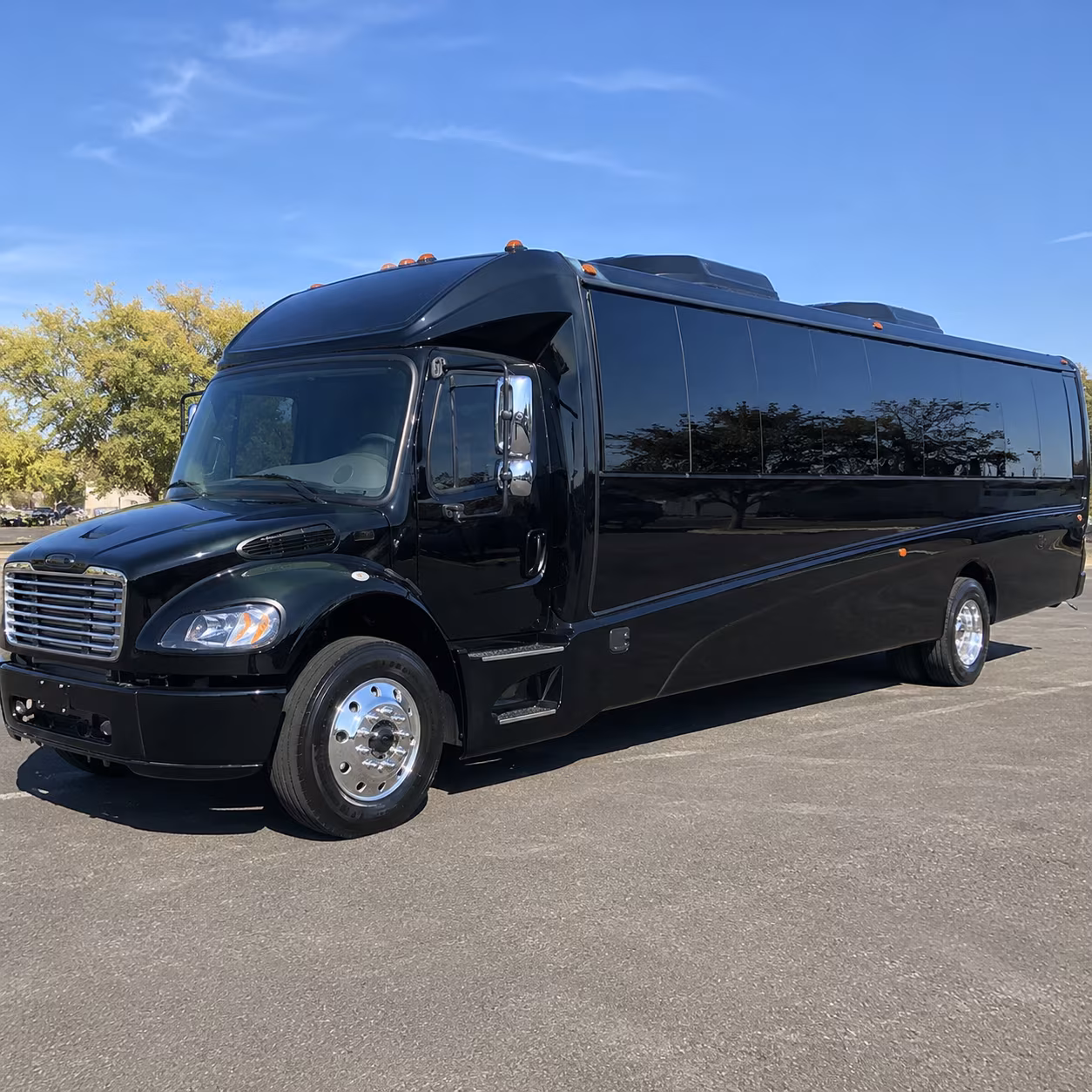 lakewood 20 passenger minibus