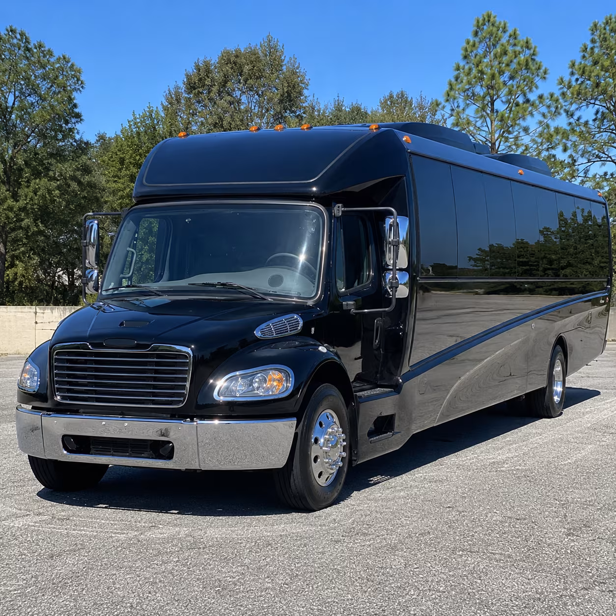 lakewood 25 passenger minibus
